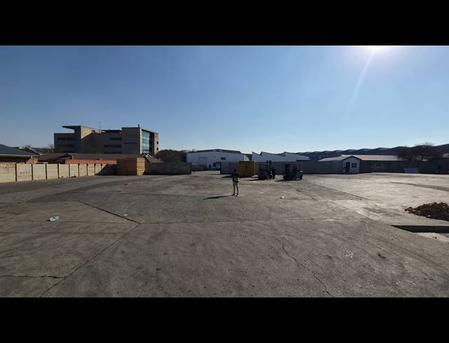 2,641M² WAREHOUSE TO LET IN LILIANTON
